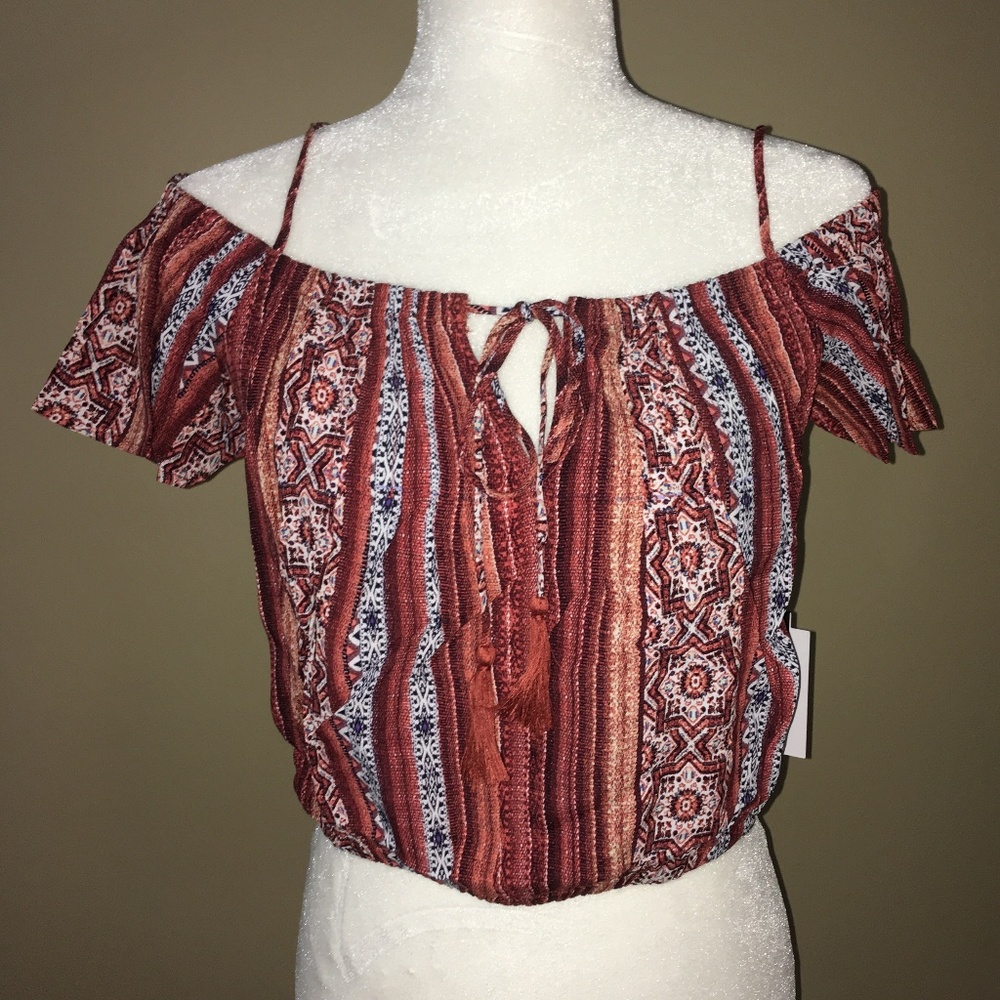 ASTR Red Crop Top Cold Shoulder Size Large NWT!